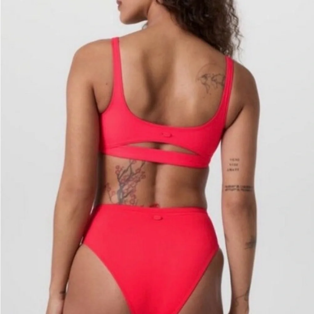 NWT Vuori Encinitas Bikini Top- Bright Red - Picture 4 of 6